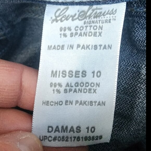 Signature by Levi Strauss Dark Wash Denim Cropped Jeans Size 10 - Picture 7 of 15